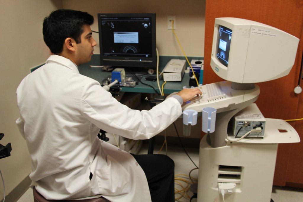 Dr. Thaker in Clinical Setting